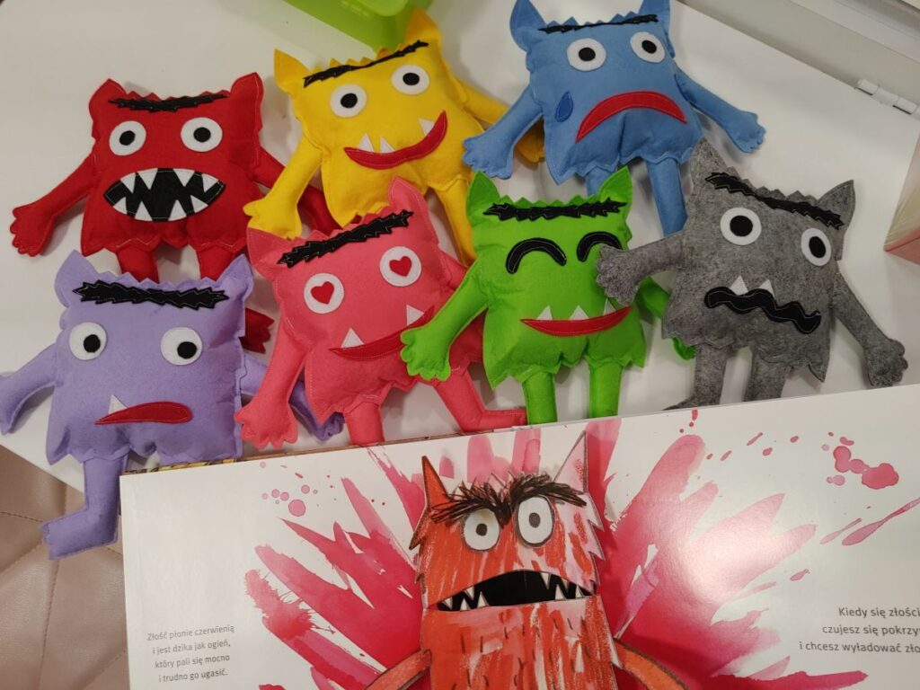 Zajęcia z kolorowym potworem